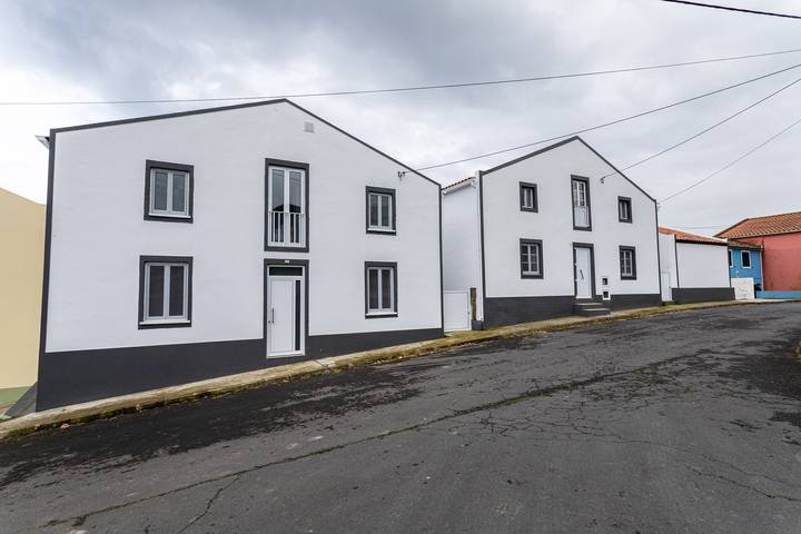 Entire apartment, Apartment "Oásis Fonte Grande 5" with Sea View and Wi-Fi in São Miguel Island, Santo António