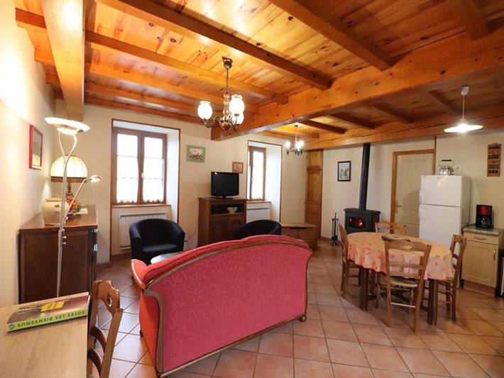 Location de vacances pour 5 personnes, avec Jardin à Massiac - 4