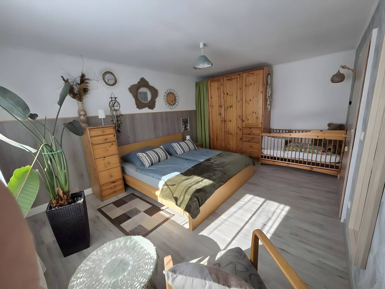 Ganze Wohnung, Apartment 'Waldbach' im Haus Regenhäusl mit Bergblick, Gemeinschaftsterrasse und Wlan in Arrach, Ostbayern