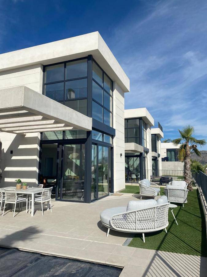 Casa rural para 7 personas, con piscina y piscina para niños además de terraza y jardín en Polop de la Marina - 3