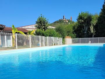 Camping pour 6 personnes, avec bassin pour enfant, animaux acceptés dans le Lot