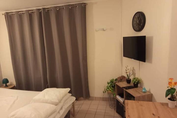 Ganze Wohnung, Separate entrance. Enjoy a pleasant and functional studio apartment in Niort, in Niort, Niort und Umgebung