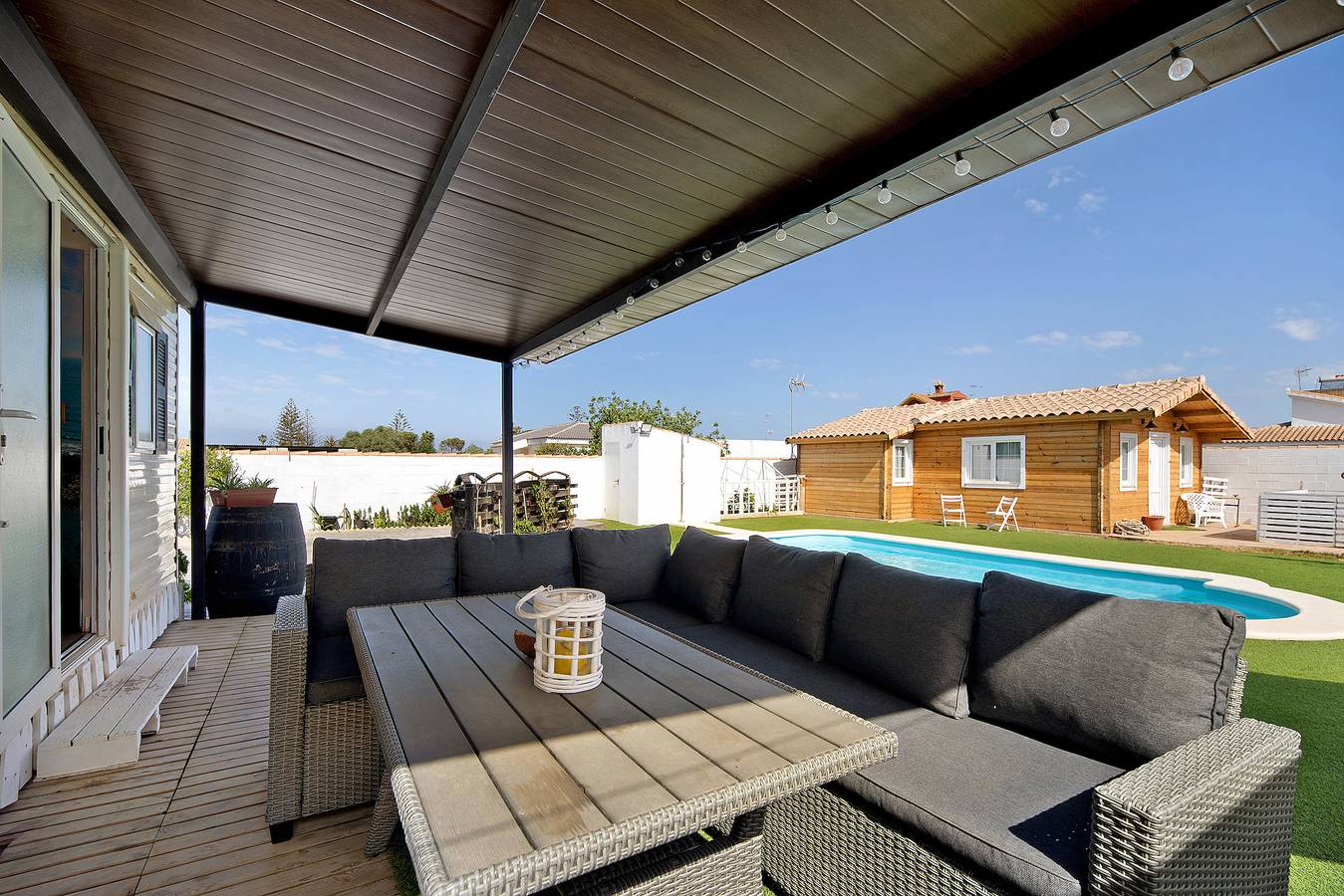 Casa de vacaciones 'Villa Roulotte' con piscina compartida, jardín compartido y Wi-Fi in Chiclana de la Frontera, Costa de la Luz