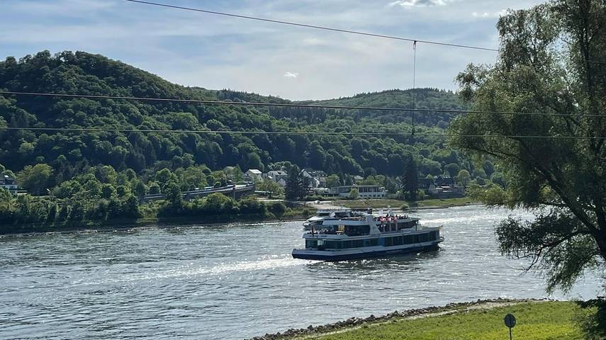 Ferienwohnung für 4 Personen, mit Sauna und Terrasse sowie Garten, mit Haustier in Loreley