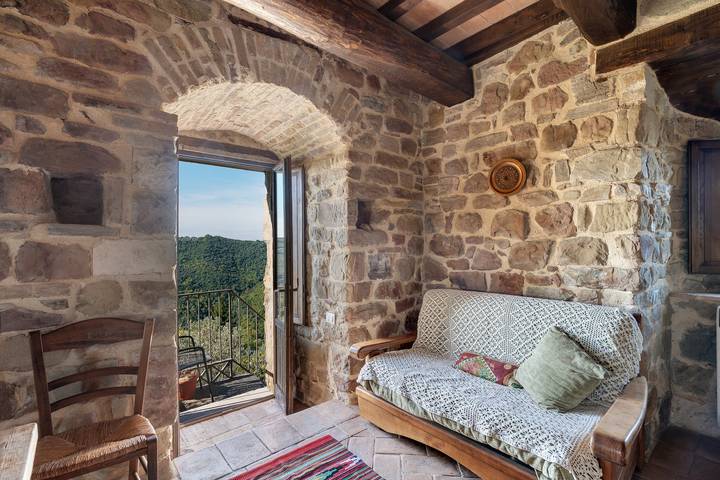 Apartamento entero, Apartamento 'Amorea - Le Dimore Del Castello' con vistas a la montaña, piscina compartida y Wi-Fi in Gualdo Cattaneo, Provincia de Perugia
