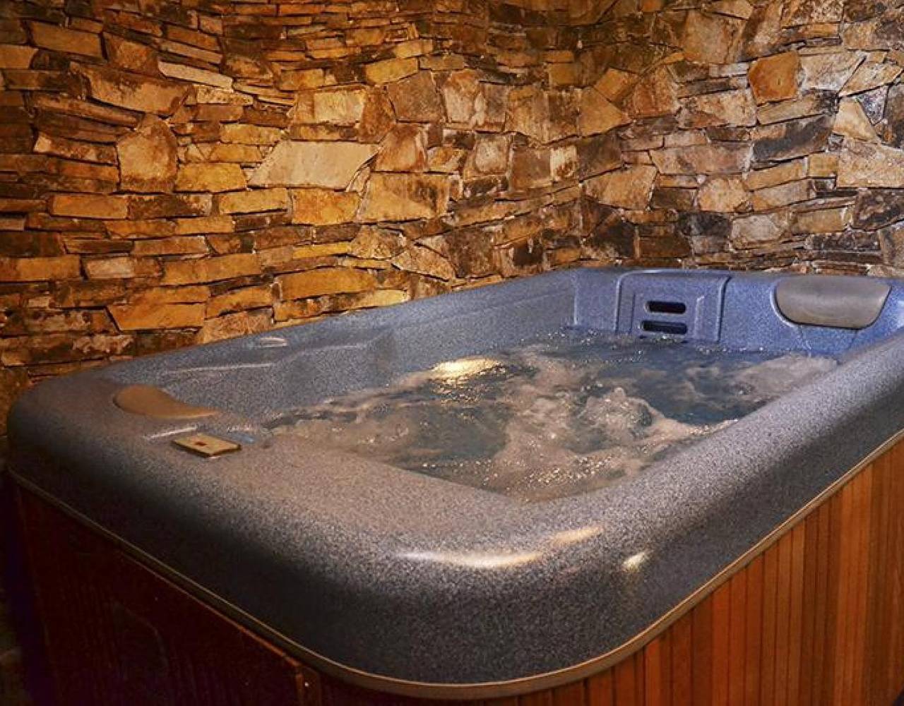 Holiday home for 2 people with hot tub in El Berrueco, Madrid Province