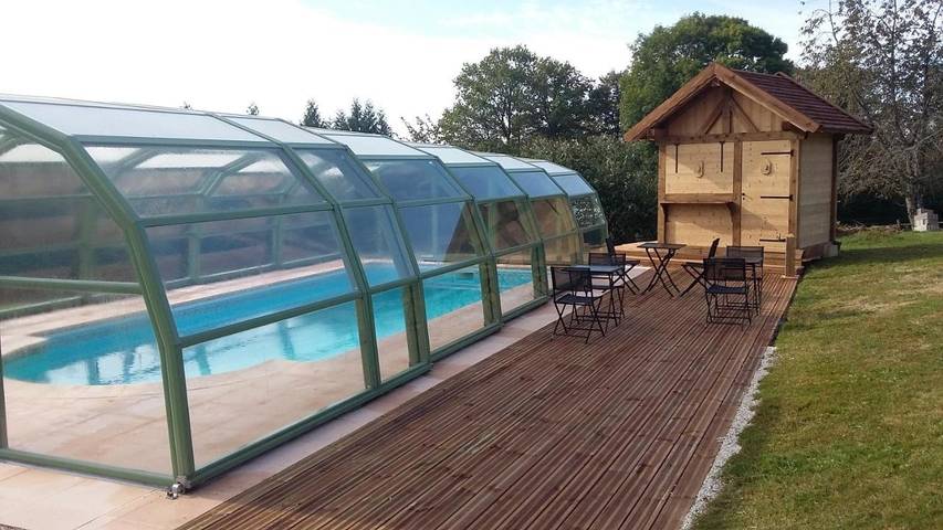 Gîte pour 3 personnes, avec vue ainsi que jardin et piscine dans Le Clerjus - 3