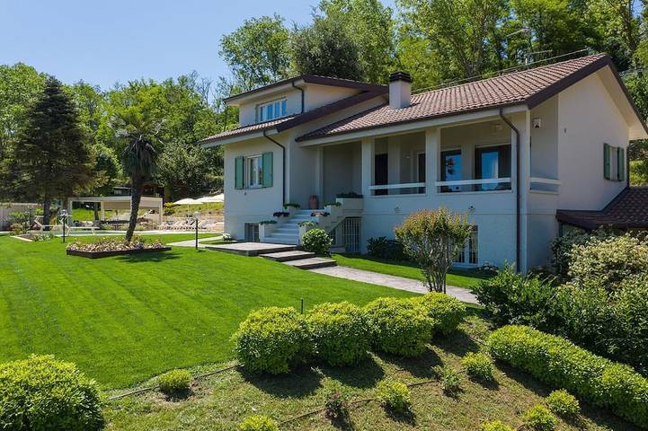 Villa Meer - Villa privata, 5 camere, piscina, A/C, Wifi, Jacuzzi, Marche in Fano (Comune), Valle del Metauro