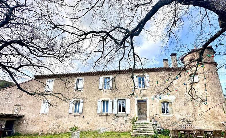 Location de vacances pour 4 personnes, avec terrasse et piscine ainsi que jardin et vue à Conques-sur-Orbiel - 3