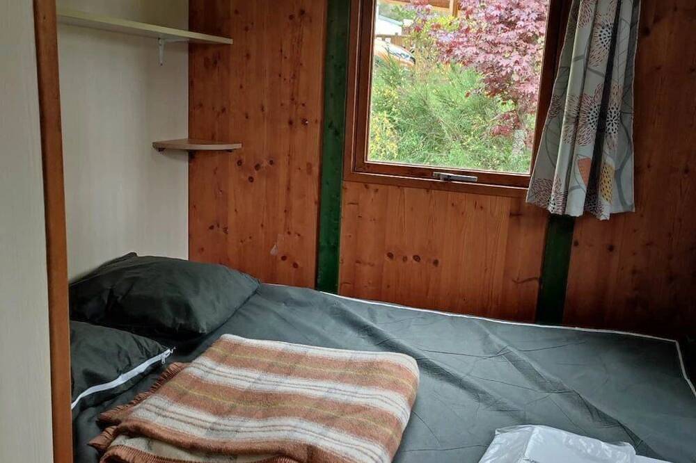 Chalet 2 étoiles - ccbgafe in La Tour-d'Auvergne, Parque Natural Regional Volcans d'Auvergne