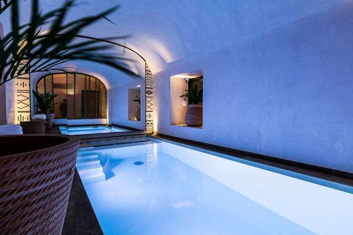 Hôtel pour 2 personnes, avec sauna ainsi que piscine et terrasse, animaux acceptés