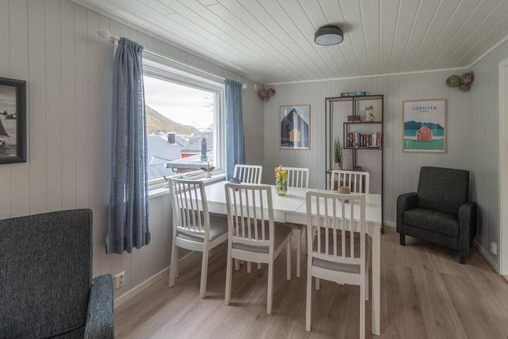 Ferienhaus für 4 Personen, mit Garten und Ausblick sowie Seeblick auf den Lofoten - 4