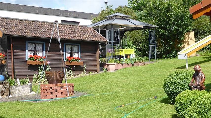 Ferienwohnung für 2 Personen, mit Terrasse und Garten in der Eifel - 2