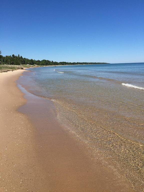 Vacation rental for 8 people, with yard in Sturgeon Bay