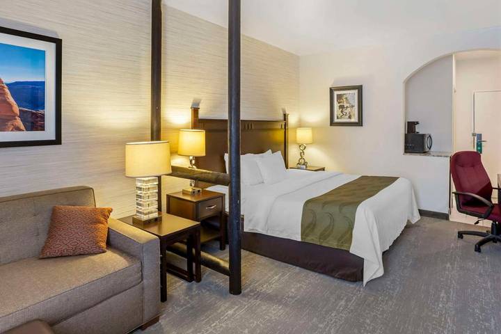 Hotel für 4 Personen, mit Pool - 1