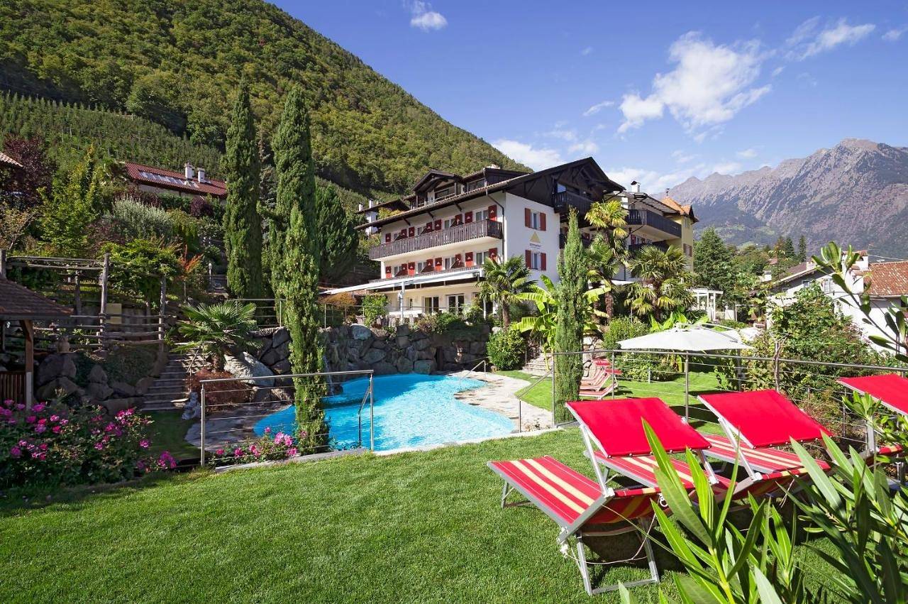 Apartment with Balcony in Marling, Massif de l'Ortles