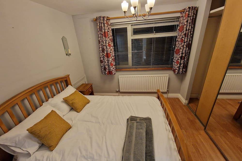 Comfy Ensuite Room in Sunny Sussex in Crawley, West Sussex