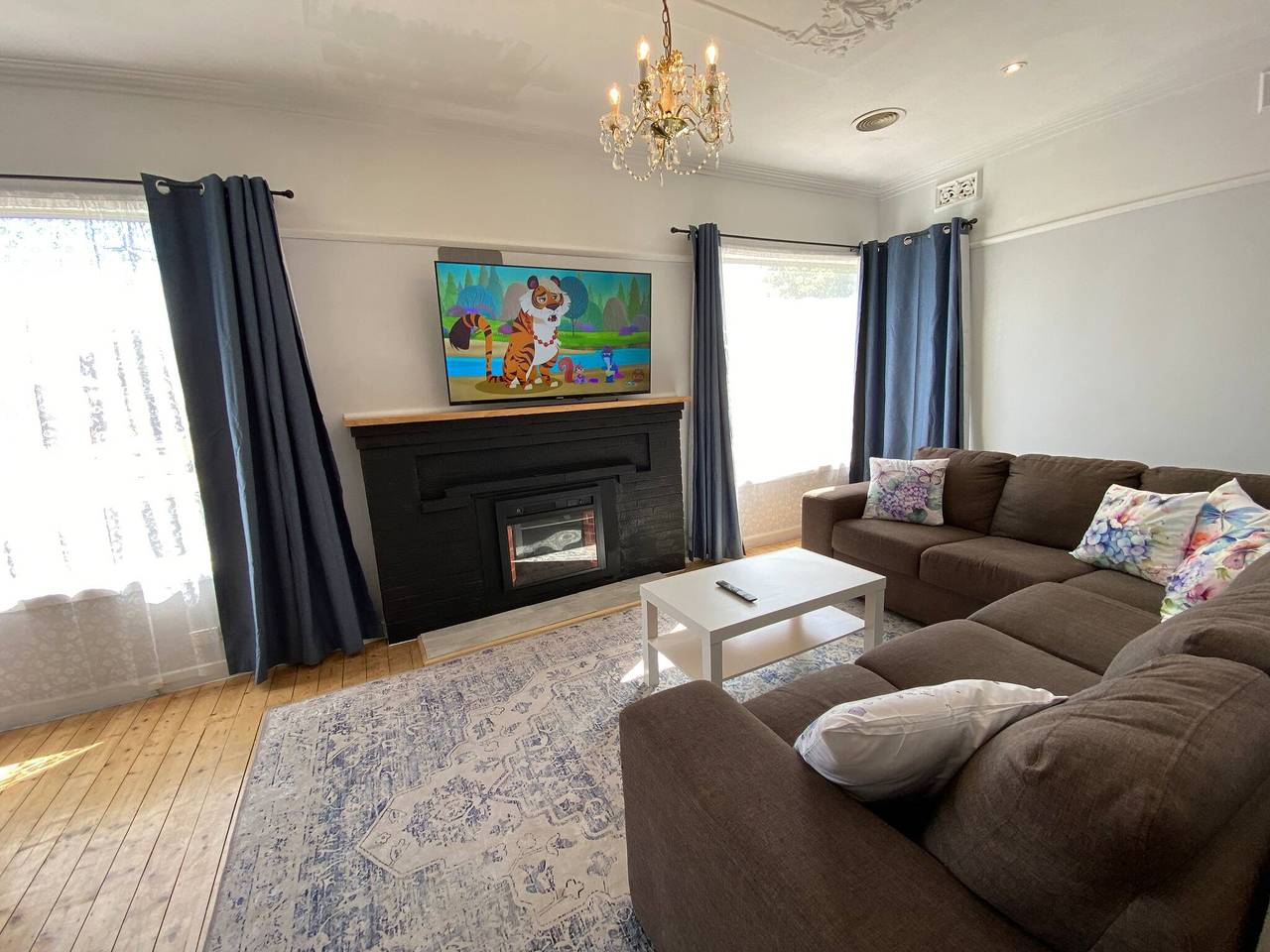 Central 1940s Bendigo Home Hamptons Heritage Reno in City of Greater Bendigo