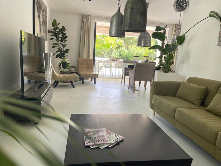 Casa vacanze 'Vila Telheiro' con vista sulle montagne, Wi-Fi e aria condizionata in Santa Bárbara de Nexe, Distretto di Faro