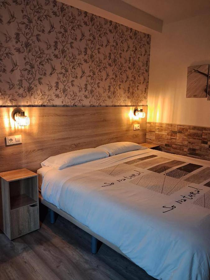 Hostal La Pastora in Candeleda, Valle del Tiétar