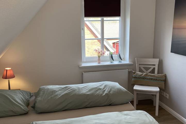 Ganze Wohnung, Strandnähe,Gartennutzung,Wellnessdusche mit Massage in Wrixum, Föhr