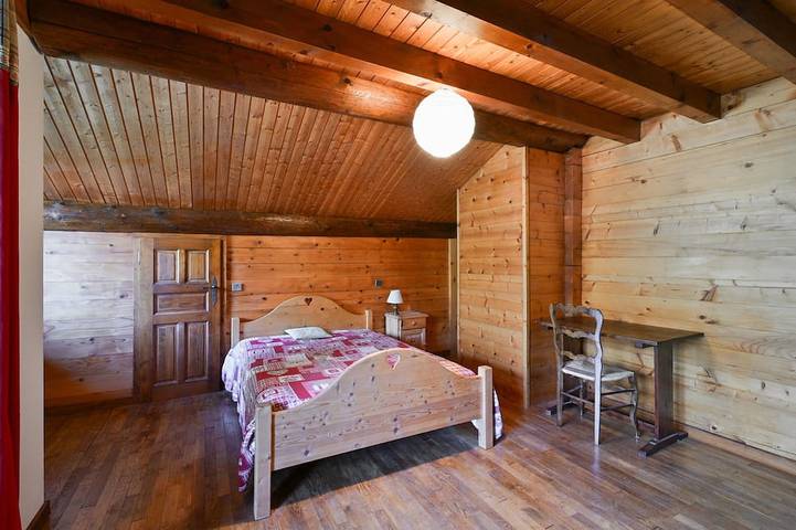Gîte pour 8 personnes, avec Balcon ainsi que Jacuzzi et Jardin à Les Clefs - 2