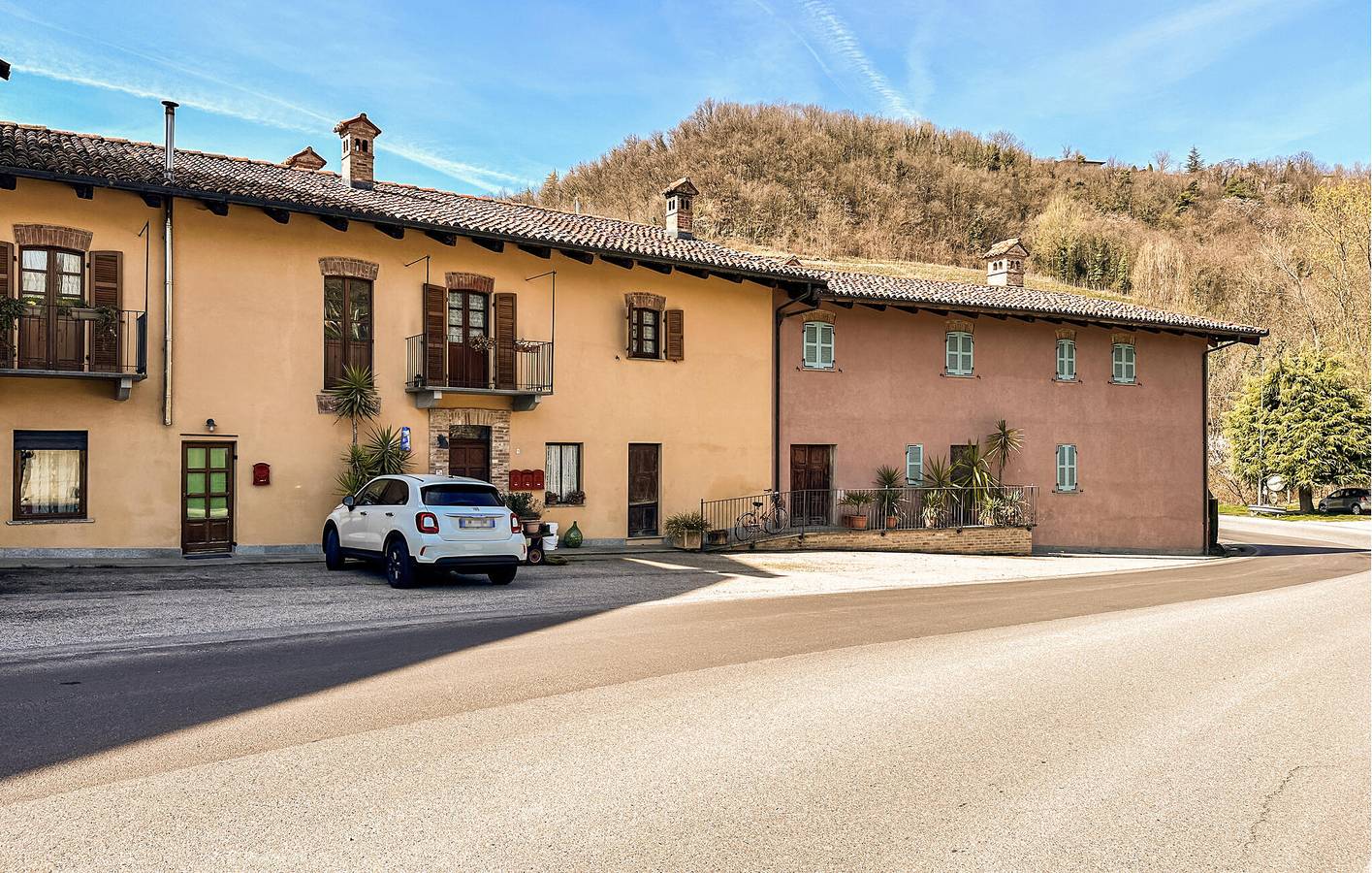 Hel ferielejlighed, Ferielejlighed for 4 personer med have in Monforte d'Alba, Langhe