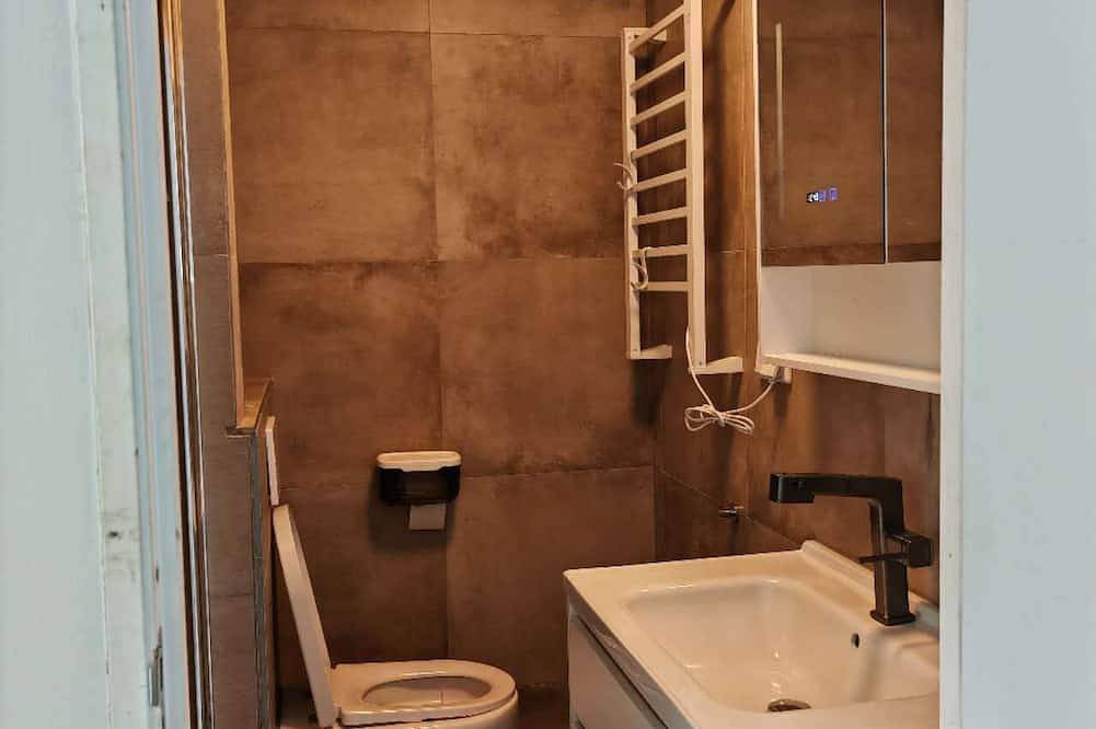 Geheel appartement, Studio Breda Moderne Inrichting ruimte met een comfortabel, 4min rijden station. in Breda, Noord-Brabant