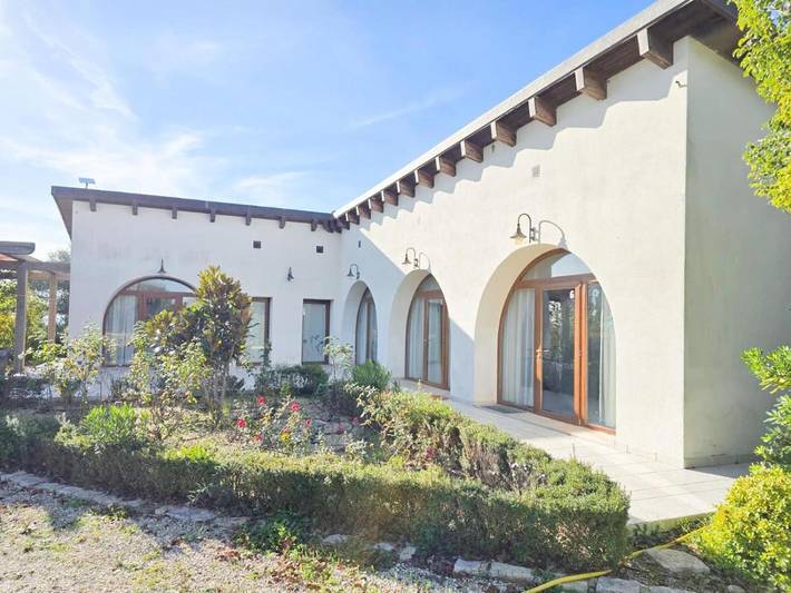 Alloggio in famiglia per 2 persone, con Terrazza e Giardino nonché Piscina in Basilicata