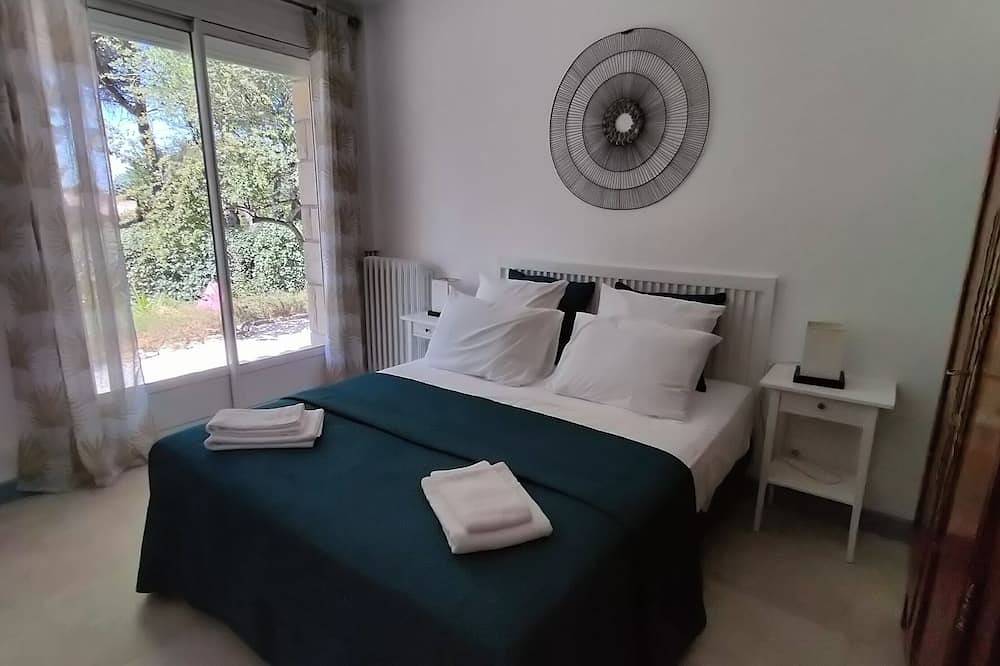 Gîte L'Amandier situé au calme au milieu des pins et proche des plages in Béziers, Côte d'Améthyste
