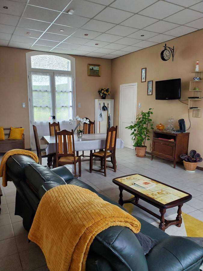 Gîte pour 4 personnes, avec terrasse, animaux acceptés à Gourdon - 2