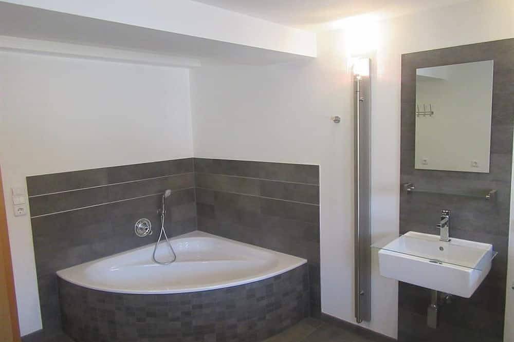 Ganze Wohnung, Die Kleine, Bad, Wc, 1 Schlafraum - Ferienwohnung Öttersbach in Poppenhausen, Rhön-Hessen