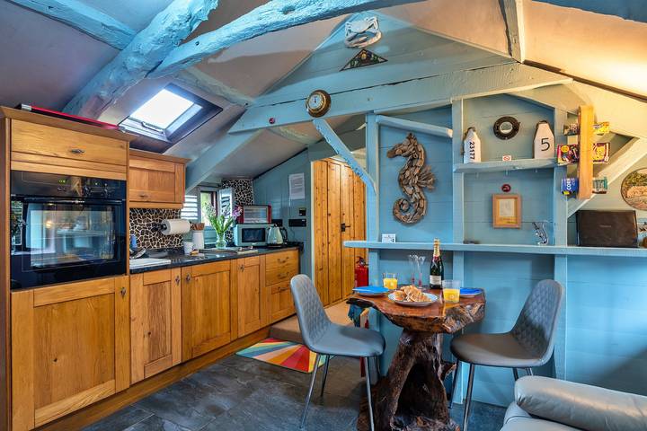Villa for 2 people, with Terrace and Garden in England
