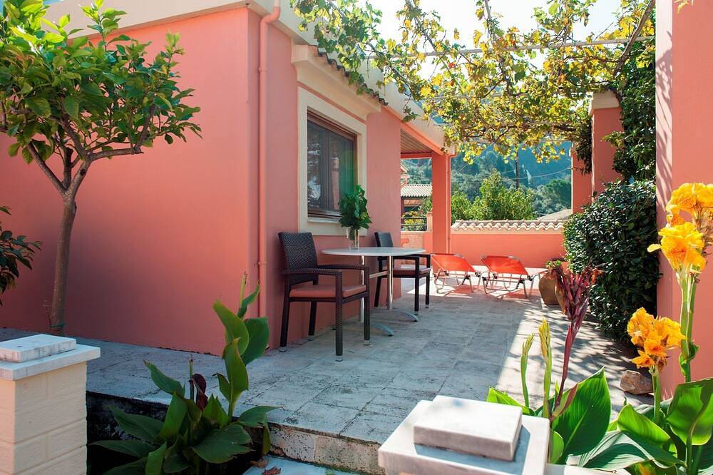 Lovely 2-bedroom cottage, 2 minutes froim the sandy beach in Agios Gordios, Korfu