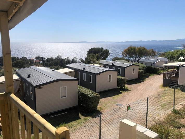 Camping pour 4 personnes, avec Terrasse et Bassin pour enfant ainsi que Piscine et Vue à Saint-Raphaël - 3