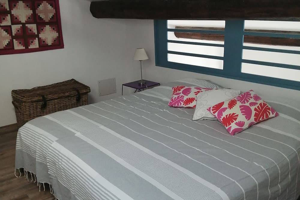 Appartement entier, Saintes-Maries de la Mer: Appartement très proche des commerces et de la plage in Saintes-Maries-de-la-Mer, Côte méditerranéenne (France)