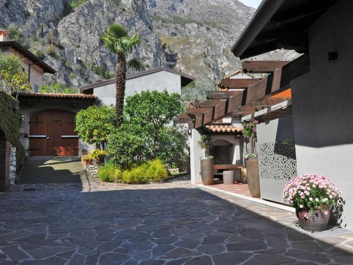 Ferienwohnung für 3 Personen, mit Garten und Seeblick in Limone sul Garda