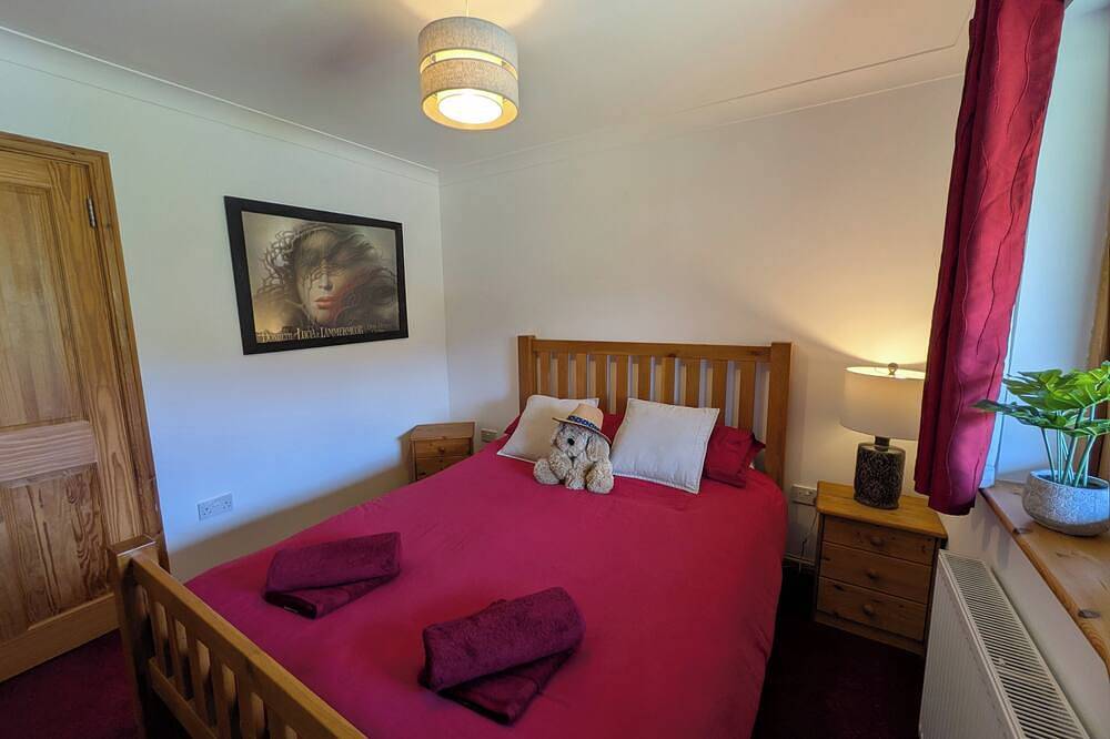 Stunning modern spacious 2 bedroom cottage in heart of the highlands - Loch Ness in Fort Augustus, Highlands