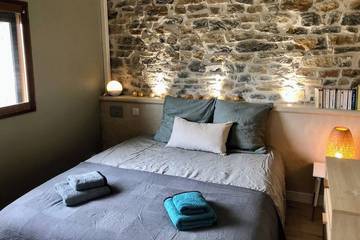 Location de vacances pour 4 personnes, avec terrasse et jardin à Saint-Clément