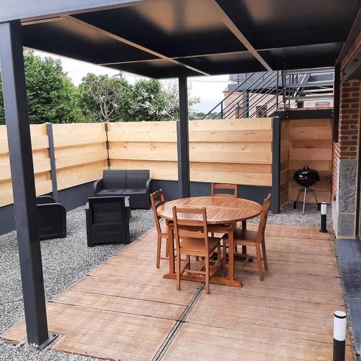 Gîte pour 4 personnes, avec Terrasse à Sémeries