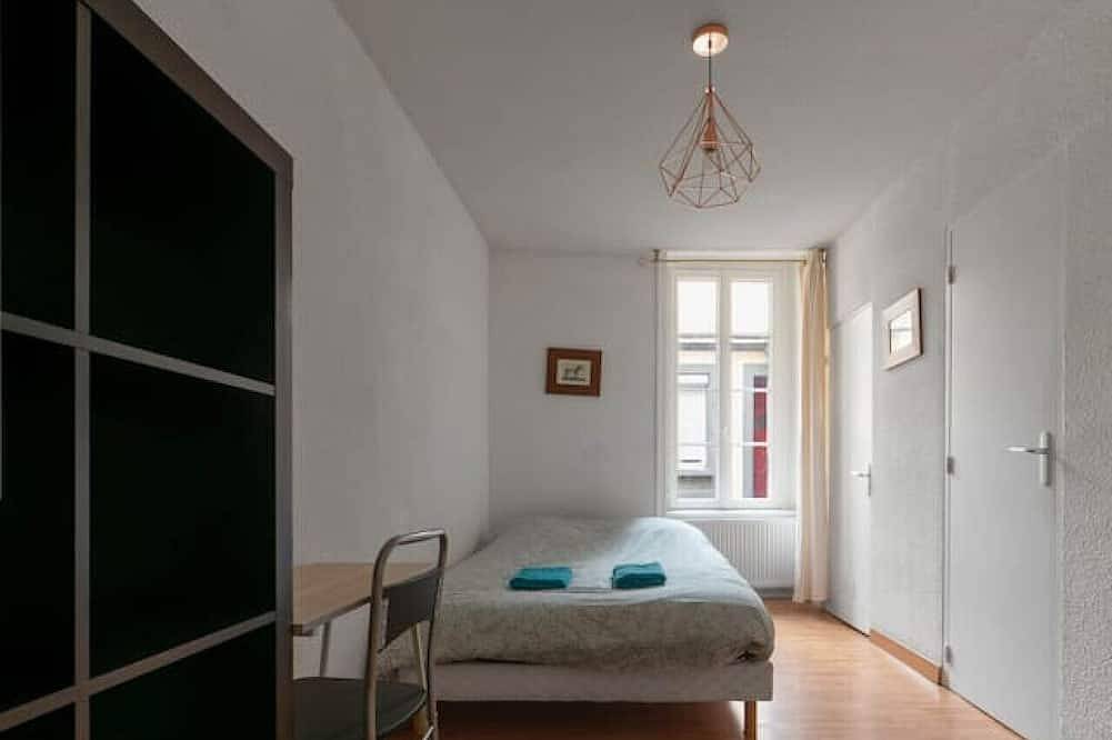 Ganze Wohnung, T1 cocooning with terrace in Clermont-Ferrand, Regionaler Naturpark Volcans d'Auvergne