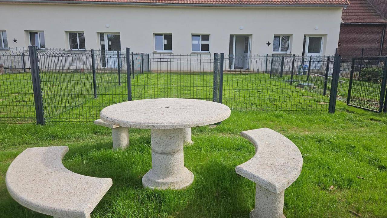 Appartement entier, Two-Bedroom Apartment in Villers-Carbonnel, Région de Péronne