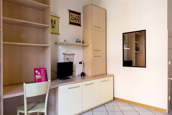 Ganze Wohnung, Calari 9 - Bright Studio with balcony in Bologna, Bologna Provinz