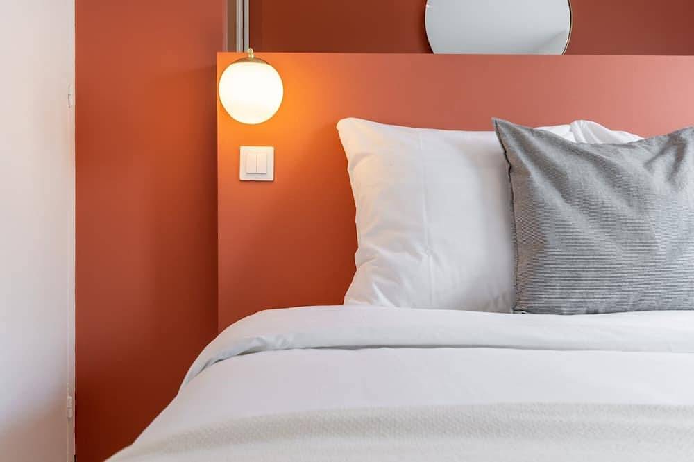 Entire apartment, Large 130 m² 4-bedroom apartment in La Madeleine, Lille region