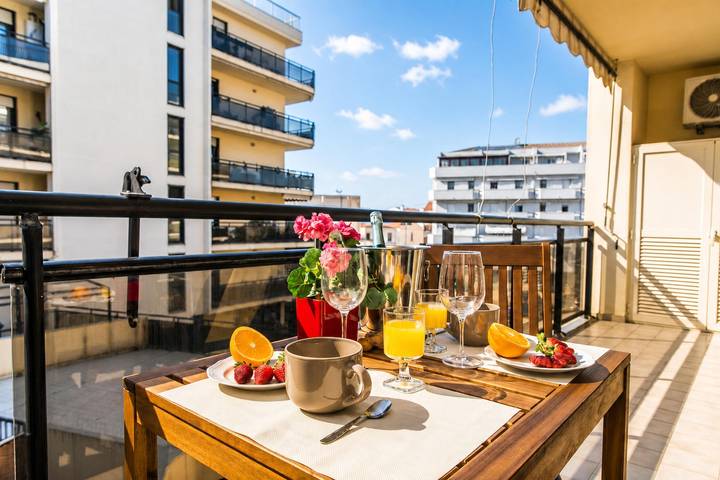 Ferienwohnung für 3 Personen, mit Balkon und Kinderpool in Alghero