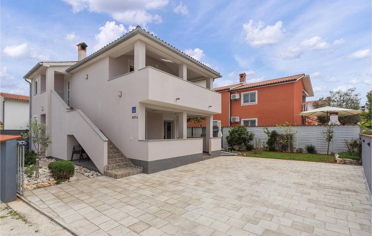 Ferienhaus für 8 Personen, mit Terrasse