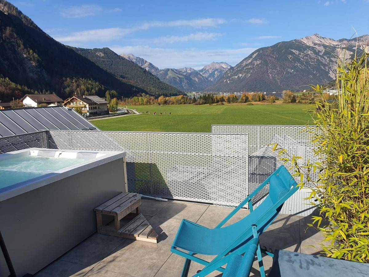Modern Alpine Penthouse with Lake View in Maurach, Eben am Achensee