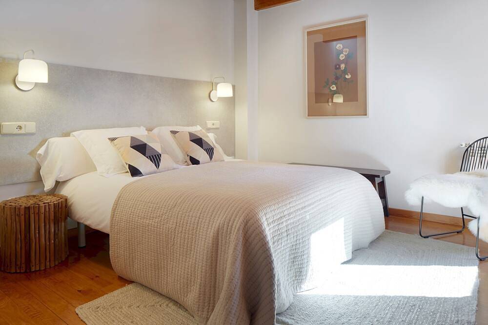 Entire apartment, Ribaeta by Feelfree Rentals in Vielha, Vielha e Mijaran