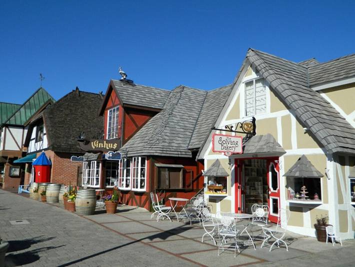 Vacation rental for 8 people, with yard and hot tub in Lake Cachuma