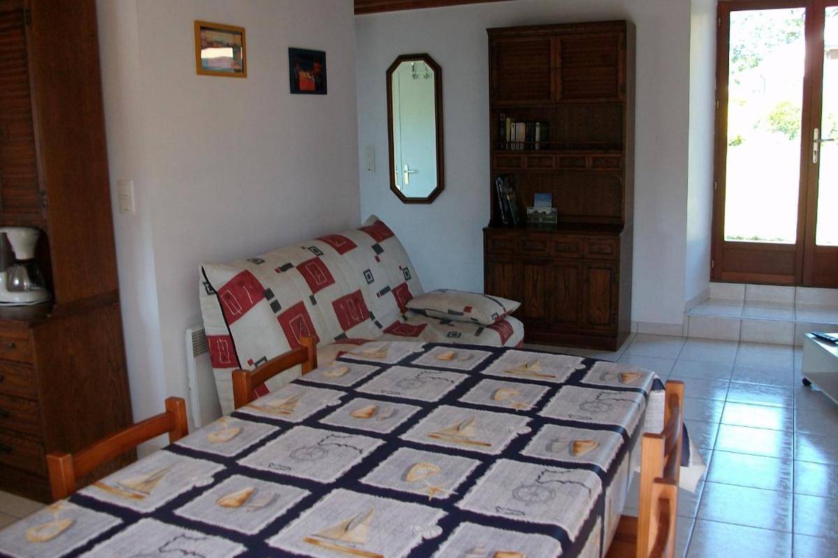 Two-Bedroom House in Prinquiau, Vallée de la Loire